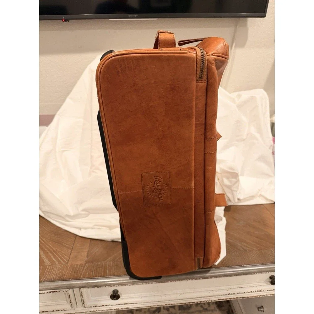 RAWLINGS RUGGED WHEELED LEATHER DUFFLE BAG TRAVEL ROLLING BAG Retails $799.99